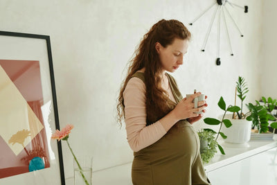 Thé à la menthe poivrée pendant la grossesse : bonne ou mauvaise idée ?