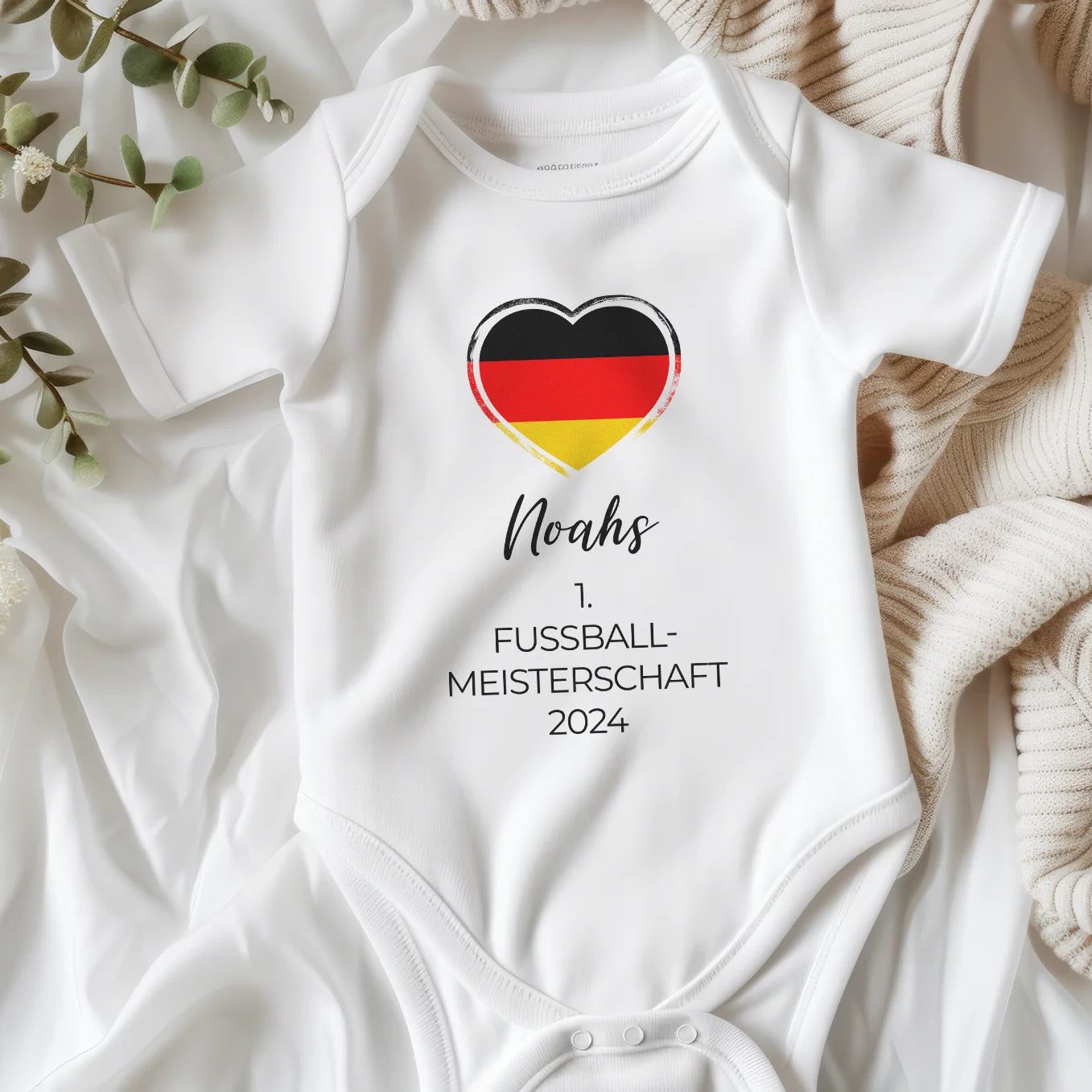 Personalisierter Baby Fußball-Body "Europameisterschaft" Bo & Birdie