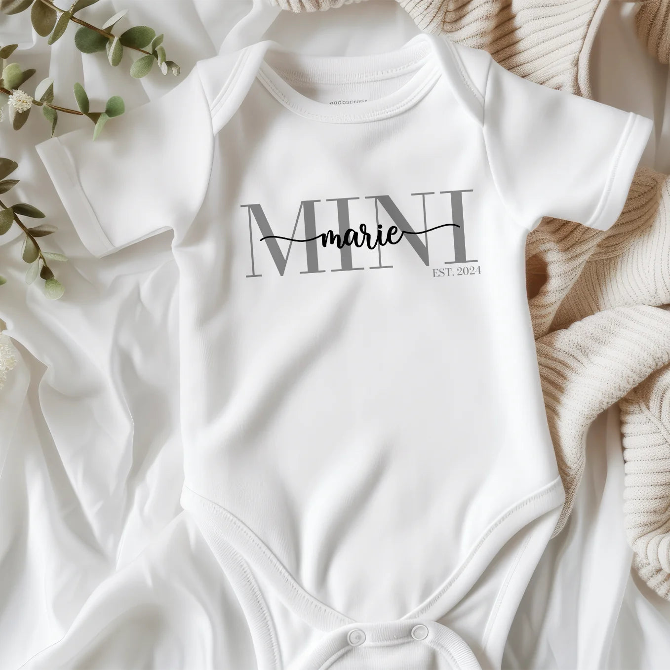 Personalisierter Babybody "MINI" 1. Teil vom Partnerlook Bo & Birdie