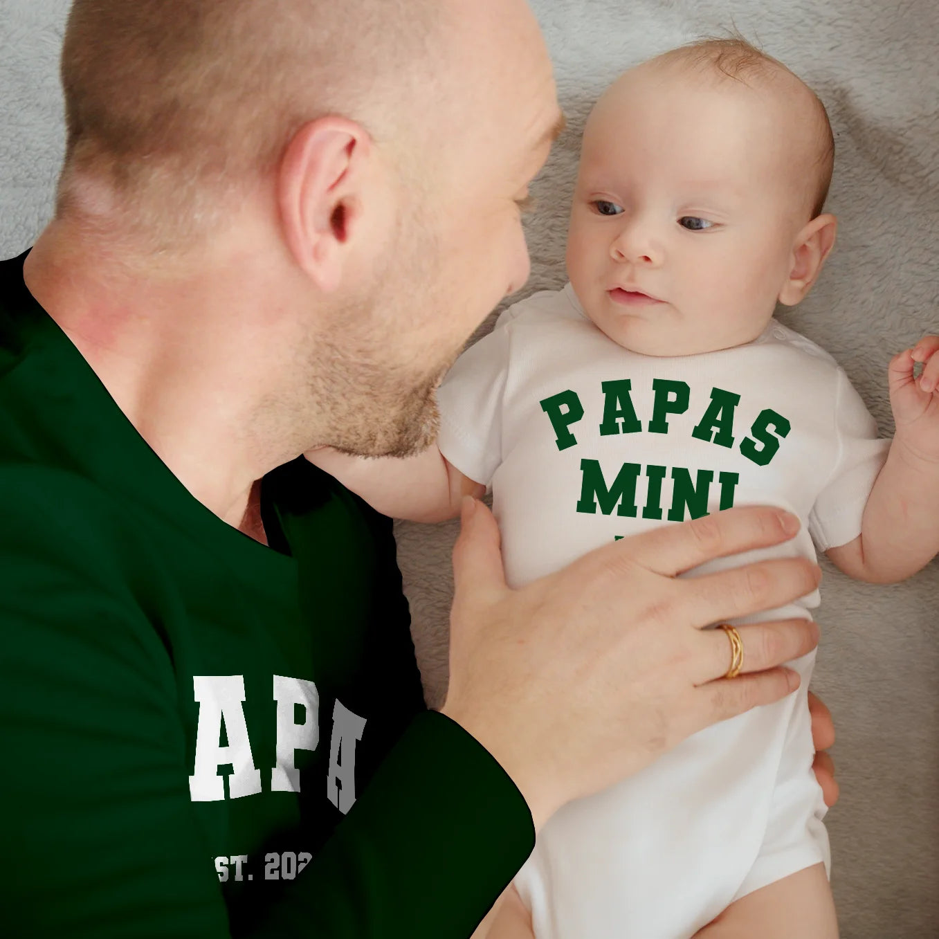 Personalisierter Babybody "Papas / Mamas Mini" 1. Teil vom Partnerlook Bo & Birdie